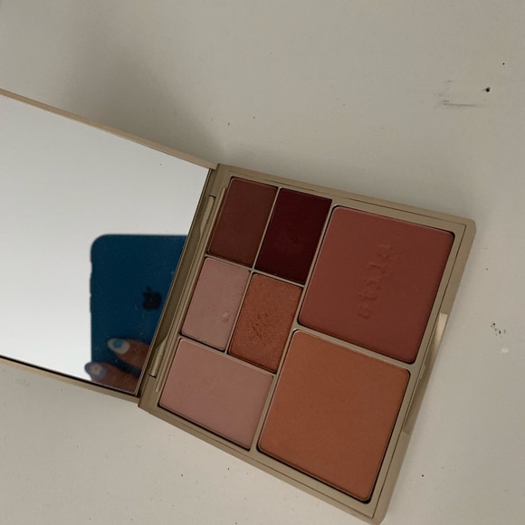 Stila eye shadow and cheek palette - Picture 2 of 2
